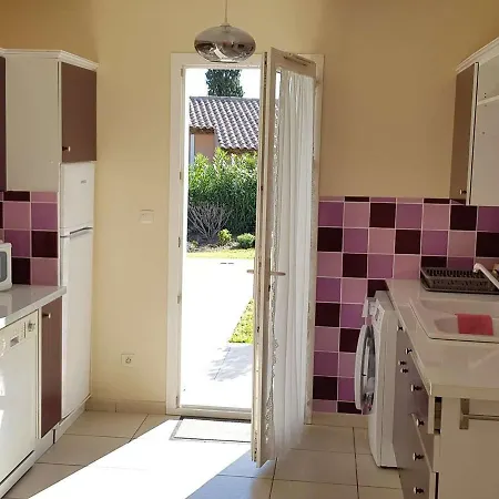 Apartment T3 Climatise Avec Jardin Et Terrasse A 200m De La De - Fr-1-100-249 *